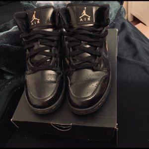 Jordan 1 retro black